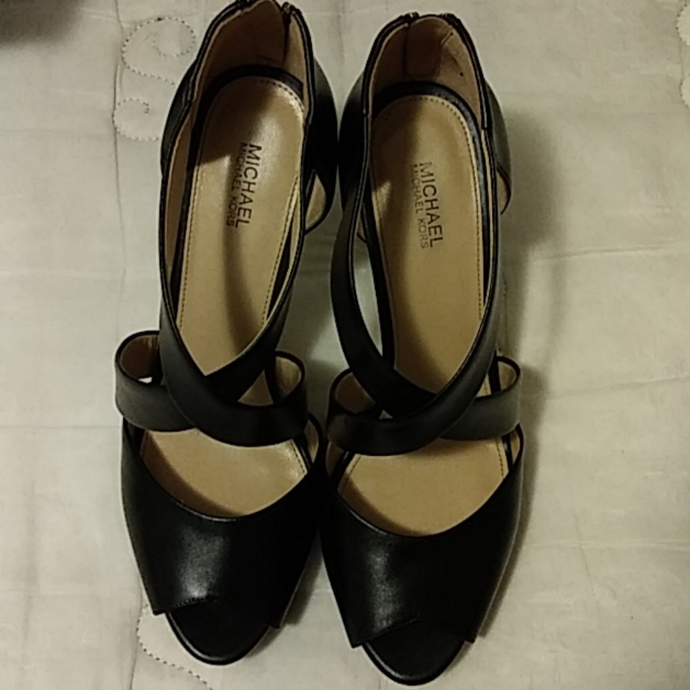 Black heels Michael Kors
